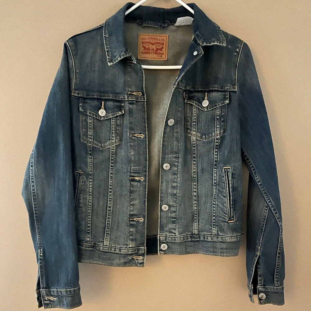 Levi stratus jean jacket
